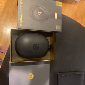 Beats x Dr.Dre Studio3 Wireless OverEar Headphones